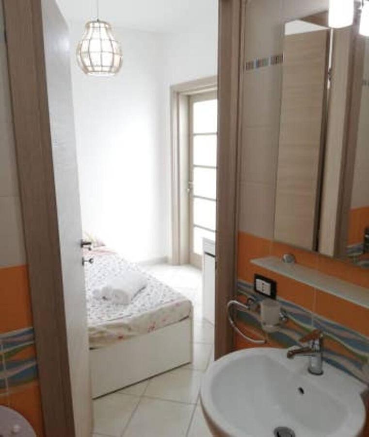 Casa A 100Mt Mare Apartment Pozzallo Bagian luar foto